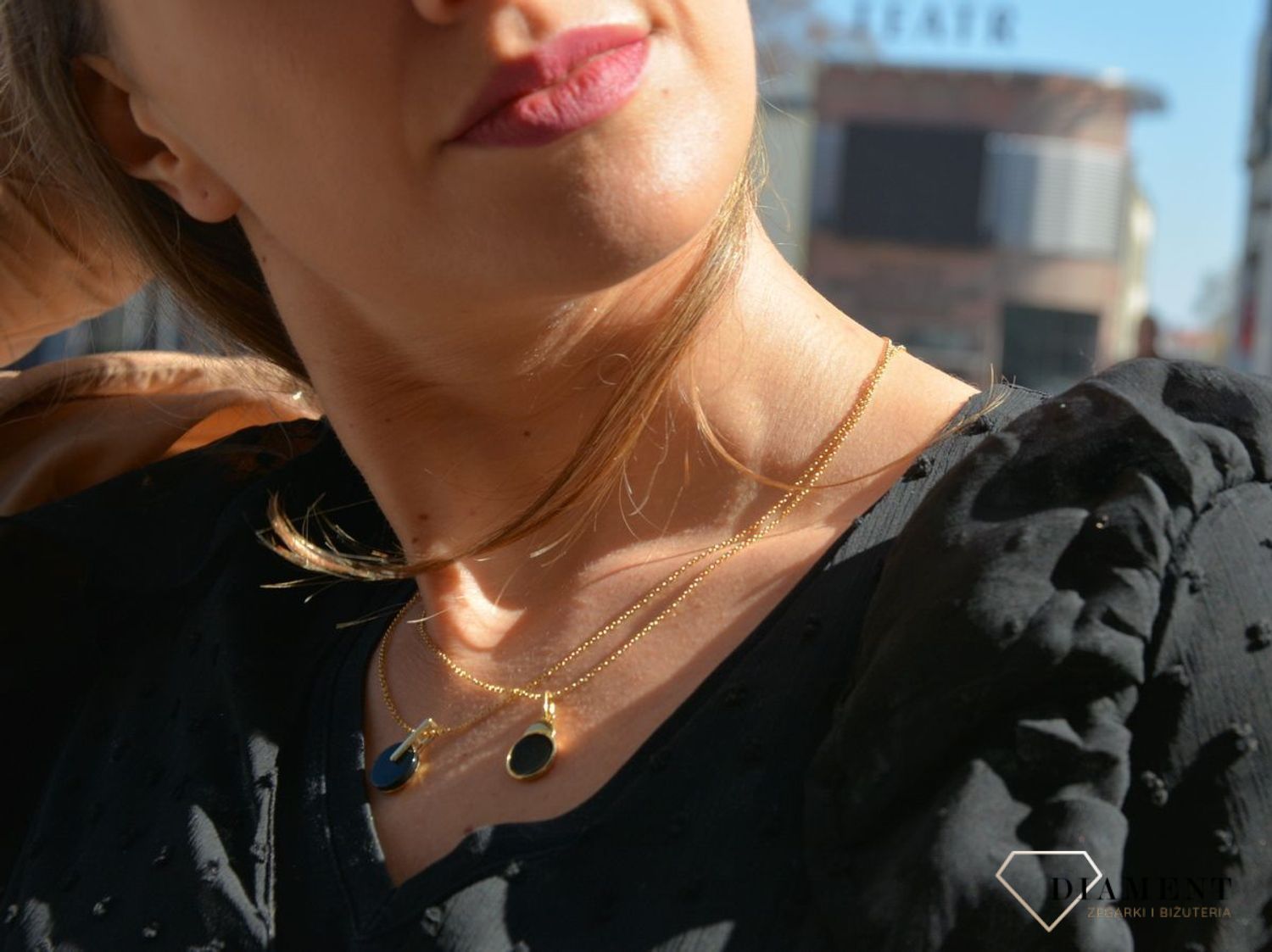 Naszyjnik srebrny pozłacany z onyksem Ditta.webp